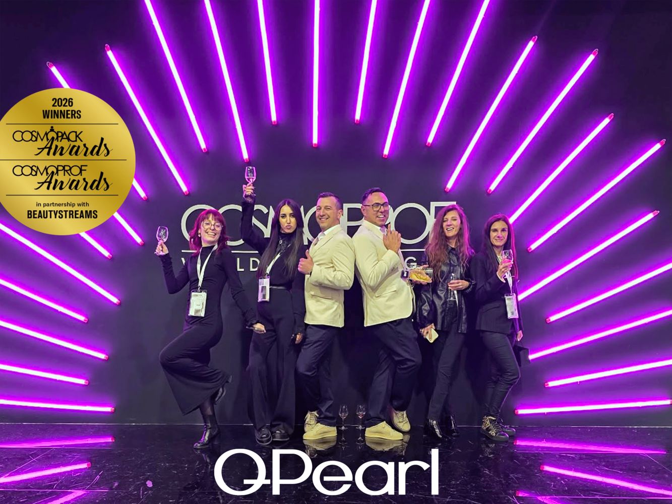 COMPANIE ROMÂNEASCĂ, PREMIATĂ LA „OSCARURILE” INDUSTRIEI DE BEAUTY Compania ROMÂNEASCĂ CAHM Europe a obținut prestigiosul premiu Green & Organic la Cosmoprof Awards 2026, una dintre cele mai importante competiții care recunoaște inovația în industria de beauty