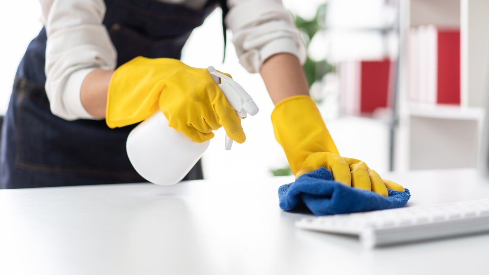 Curățenie-record în România: Cererea de servicii a crescut cu 57%
