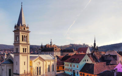 Cetatea Sighișoara se află în pericol din cauza deteriorării avansate a zidurilor celebre, după ce un studiu recent a confirmat impactul traficului intens asupra structurii istorice