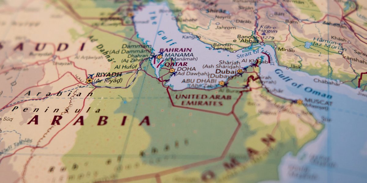 Iranul: Navele pot traversa Strâmtoarea Ormuz prin apele Oman