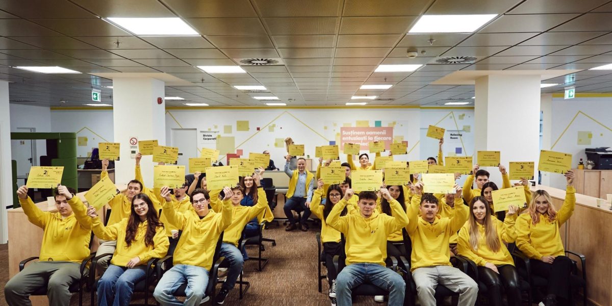 Studenți-INNOVATORI au cucerit Think Tank Lab: Tehnologie și bănci, pe val