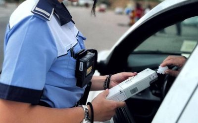 Alcoolul și volanul: Cât timp trebuie să aștepți după ce ai băut înainte de a conduce Sărbătorile pascale sunt adesea asociate cu mese bogate și, implicit, cu consumul de alcool