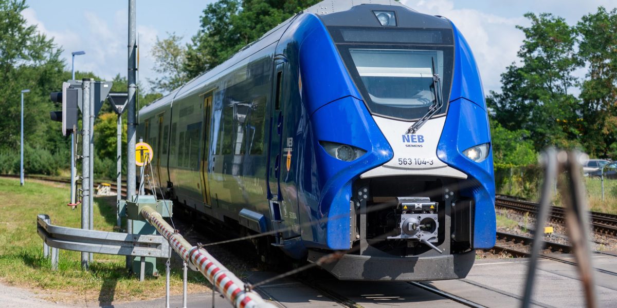 România cumpără trenuri pe hidrogen: Cine a câștigat contractul și pe ce rute