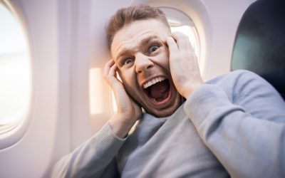 Urechi înfundate la zbor? Trucurile rapide care te scapă de durere