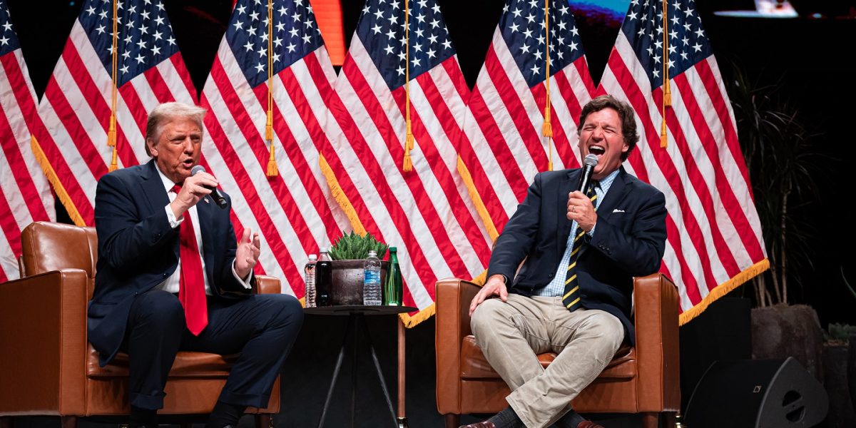 Tucker Carlson, șocat: Regretă că l-a susținut pe Donald Trump și e „chinuit”