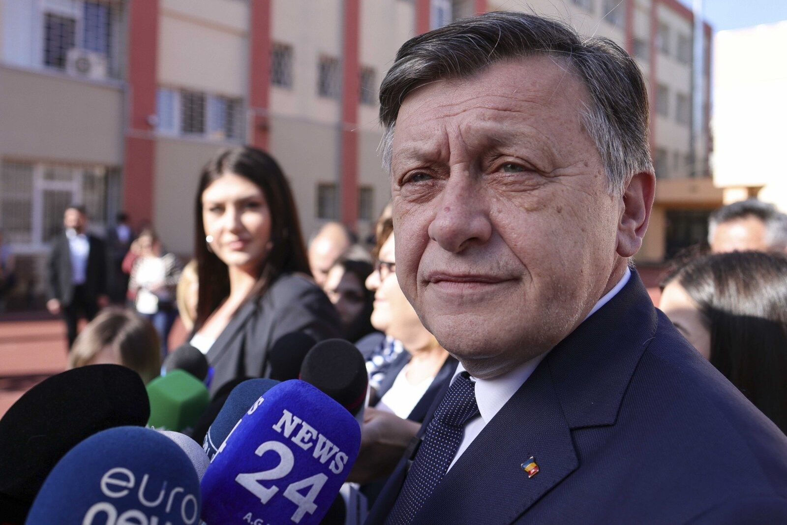 crin antonescu respinge acuzațiile privind scena plănuită de liberali la întâlnirea dintre Nicușor Dan, Victor Ponta și Florian Coldea