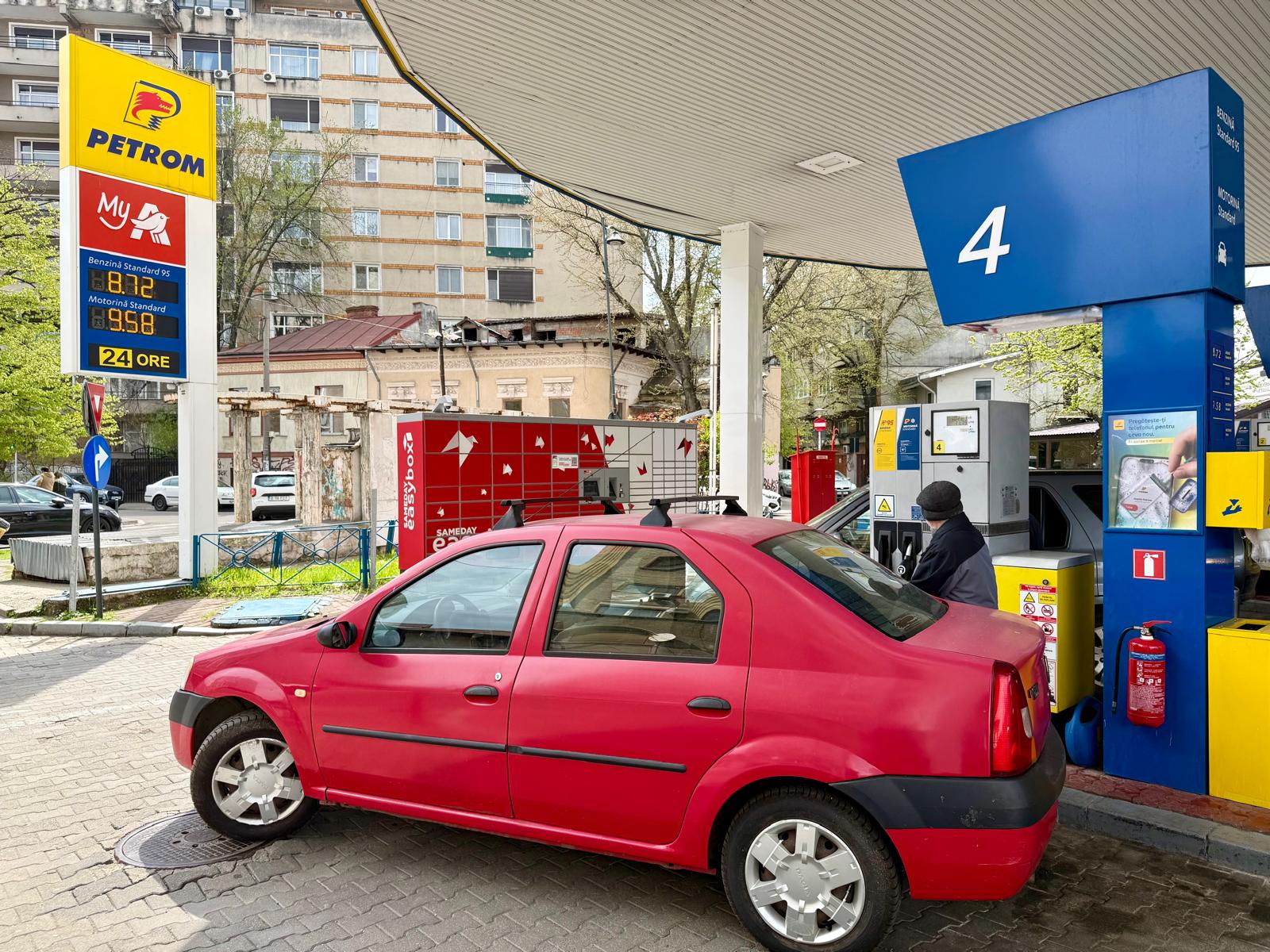 Benzina sub 9 lei la Petrom! Ce preț are motorina și de ce s-a ieftinit