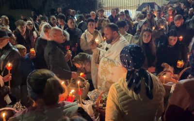 Paște la Bergamo: Românii nu uită tradiția! Peste o mie au luat lumină