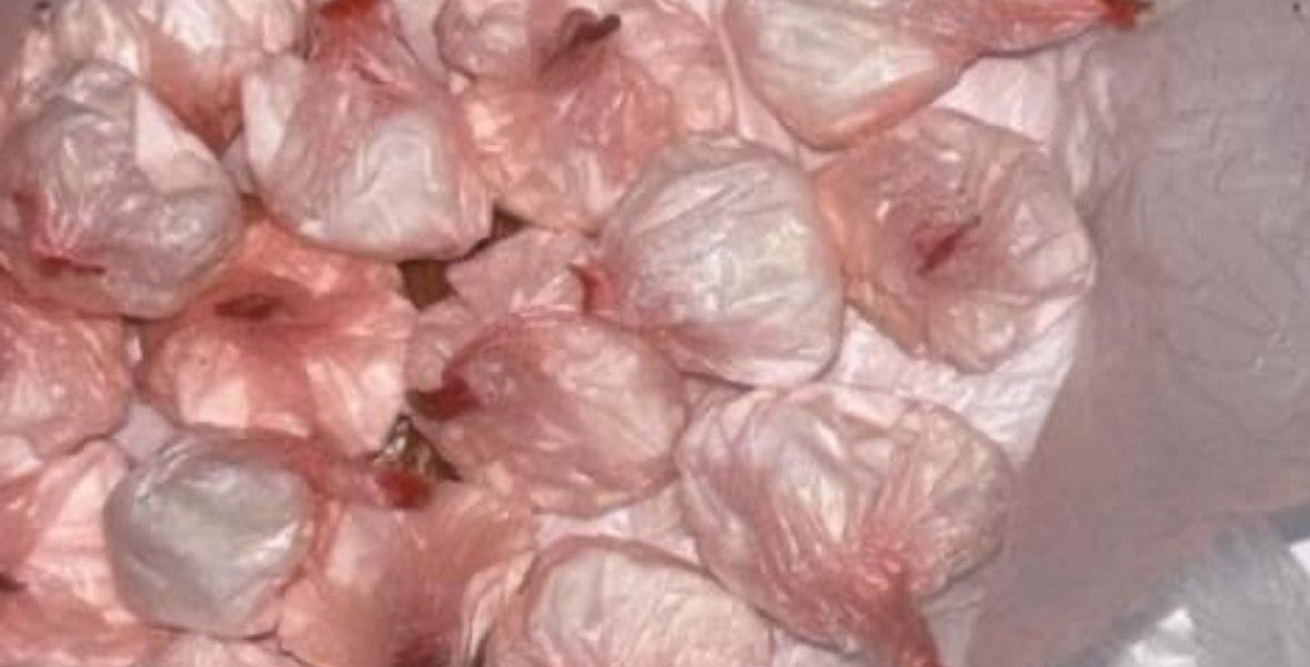 CRAIOVEAN prins cu cocaină: Zeci de doze descoperite de polițiști în mașină