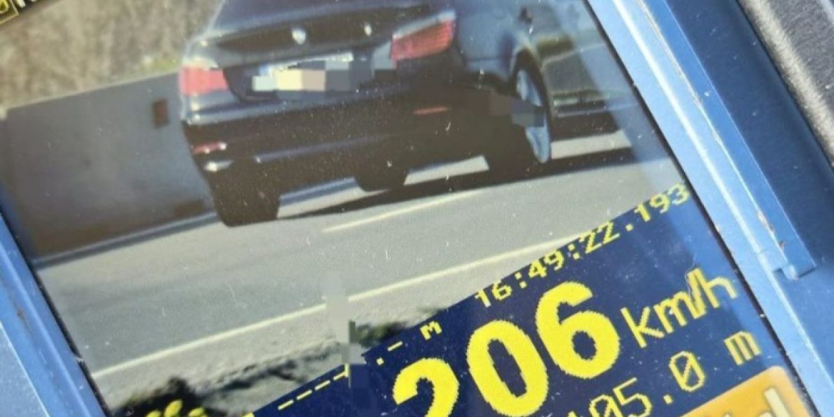 Șoferul RECORD pe un drum național: 206 km/h! Poliția, exasperată