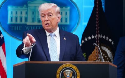 Donald Trump amenință jurnalistul care a dezvăluit operațiunile militare americane în Iran Luni, Președintele Statelor Unite, Donald Trump, a lansat o amenințare directă la adresa unui jurnalist, din cauza unei investigații legate de operațiunile militare ale armatei americane în Iran