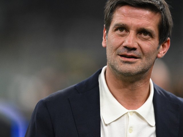 Italyi s-au convins! Nota primită de Cristi Chivu, după ce Inter a umilit-o pe AS Roma Cristi Chivu a primit o notă de laudă din partea italienilor după victoria categorică a echipei sale, Inter, în meciul de duminică împotriva rivalei AS Roma