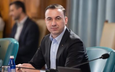 România se apropie de țintele ambițioase în domeniul energiei regenerabile, cu perspective clare de creștere a capacității instalate până la finalul anului, potrivit declarațiilor făcute miercuri de Bogdan IVAN, ministrul Energiei