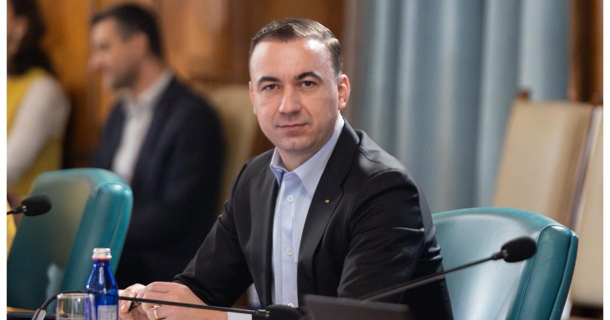 România se apropie de țintele ambițioase în domeniul energiei regenerabile, cu perspective clare de creștere a capacității instalate până la finalul anului, potrivit declarațiilor făcute miercuri de Bogdan IVAN, ministrul Energiei