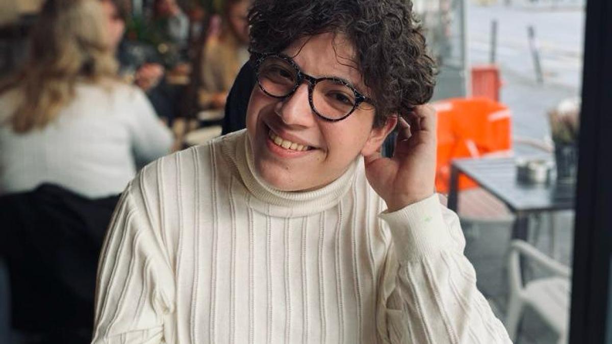Elita Franței îl recunoaște, România îi cere socoteală pentru „dosarul cu șină”
