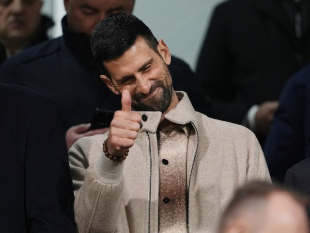 Novak Djokovic, martor la surpriza din Bosnia-Herțegovina: un moment încărcat de emoție și semnificație sportivă Fără îndoială, Djokovic rămâne unul dintre cei mai iconici tenismen ai lumii, însă prezența sa recentă în Bosnia-Herțegovina a avut o încărcătură diferită de cea a terenurilor de tenis