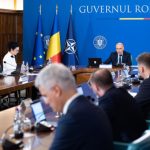 Bolojan vine cu propuneri: Cine îi înlocuiește pe miniștrii PSD în Guvern?