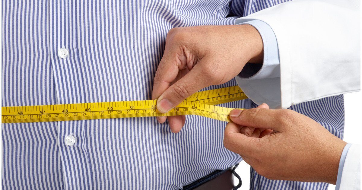 Riscul crescut de insuficiență cardiacă legat de grăsimea abdominală Un studiu internațional recent a confirmat faptul că acumularea de grăsime în zona abdominală crește semnificativ riscul de insuficiență cardiacă