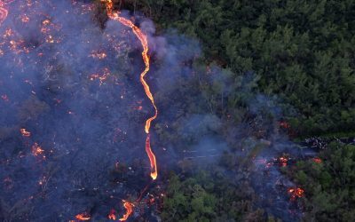 Lava de la vulcanul REUNION, spectacol spre ocean: noi imagini din satelit