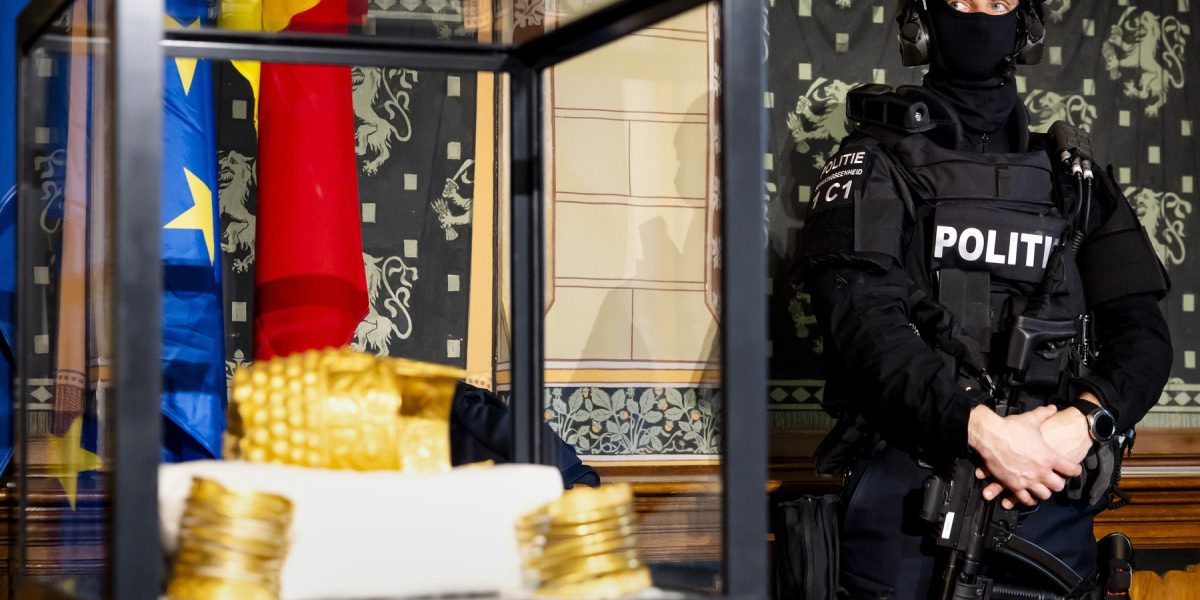 Coiful de la Coțofenești și brățări dacice, după 14 luni de la jaful din Olanda