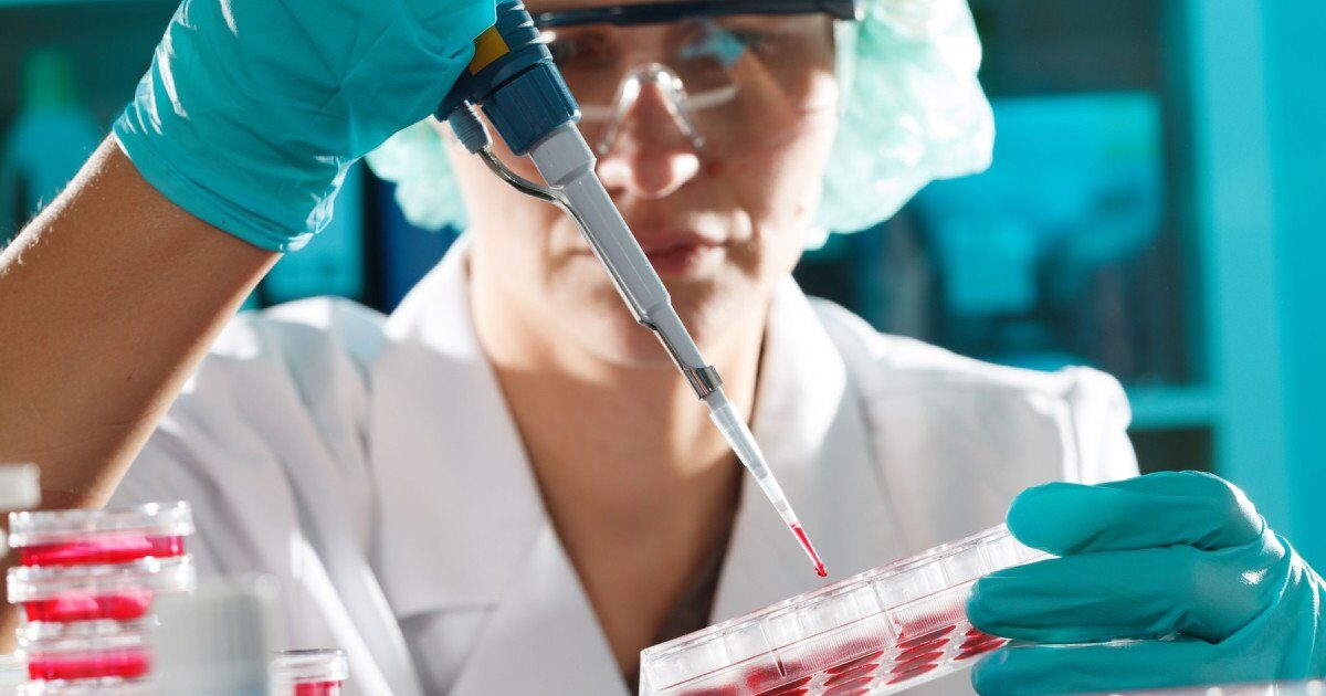 Primul caz de pacient uman din Europa infectat cu virusul gripal H9N2, cunoscut drept gripa aviară, a fost raportat pe 25 martie 2026 în Italia, potrivit anunțului făcut de Ministerul Sănătății