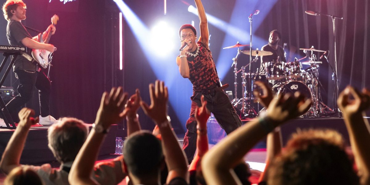 Cântăreț american arestat: Trupul unei fete de 14 ani, găsit în mașină