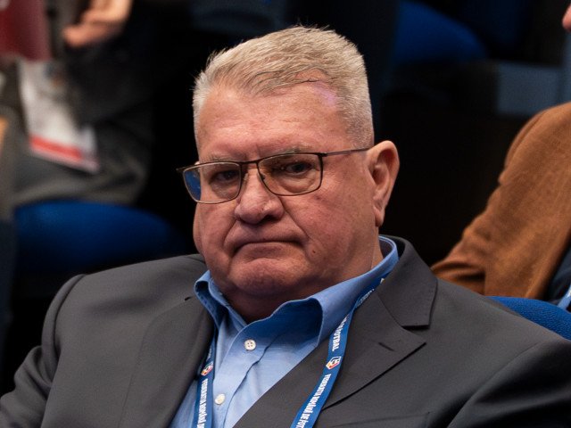 Iuliu Mureșan, categoric după ce CFR a pierdut la Craiova: „Neputincioși! Nu mai sunt șanse la titlu” CFR Cluj a suferit o înfrângere dureroasă în deplasarea de la Craiova, iar rezultatul a readus în discuție șansele formației din Gruia de a-și păstra titlul de campioană en-titre