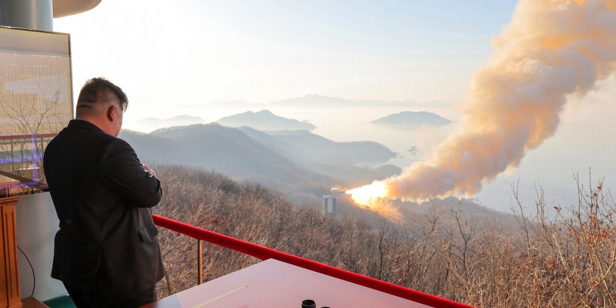 Coreea de Nord lansează rachete, tensiuni mari: Seul și Phenian în conflict