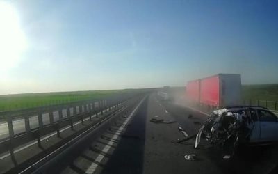 Accident grav pe autostrada A1 din județul Timiș, două persoane decedate Un accident rutier extrem de grav s-a petrecut luni după-amiază pe autostrada A1, la km 504, în dreptul localității Giarmata, județul Timiș