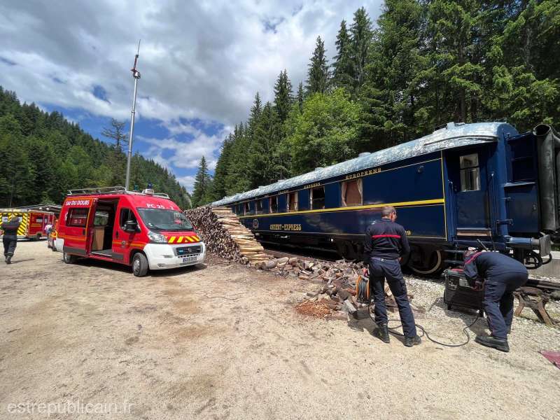 Coliziune fatală între tren de mare viteză și camion al armatei în Franța, 1 mort și 27 răniți