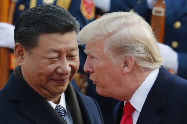 Trump, amenințări cu tarife vamale de 50% pentru China, dacă ajută Iranul