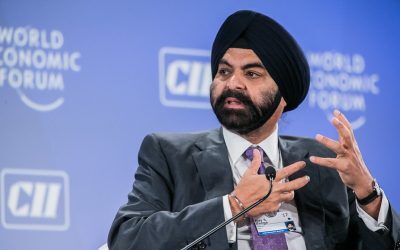 Ajay Banga, președintele Băncii Mondiale, a tras un semnal de alarmă marți, avertizând că conflictul din Orientul Mijlociu va genera o încetinire a creșterii economice globale și o inflație mai ridicată, indiferent de durata acestuia