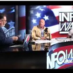 The Onion parodiază Infowars, site-ul conspiraționist al lui Alex Jones