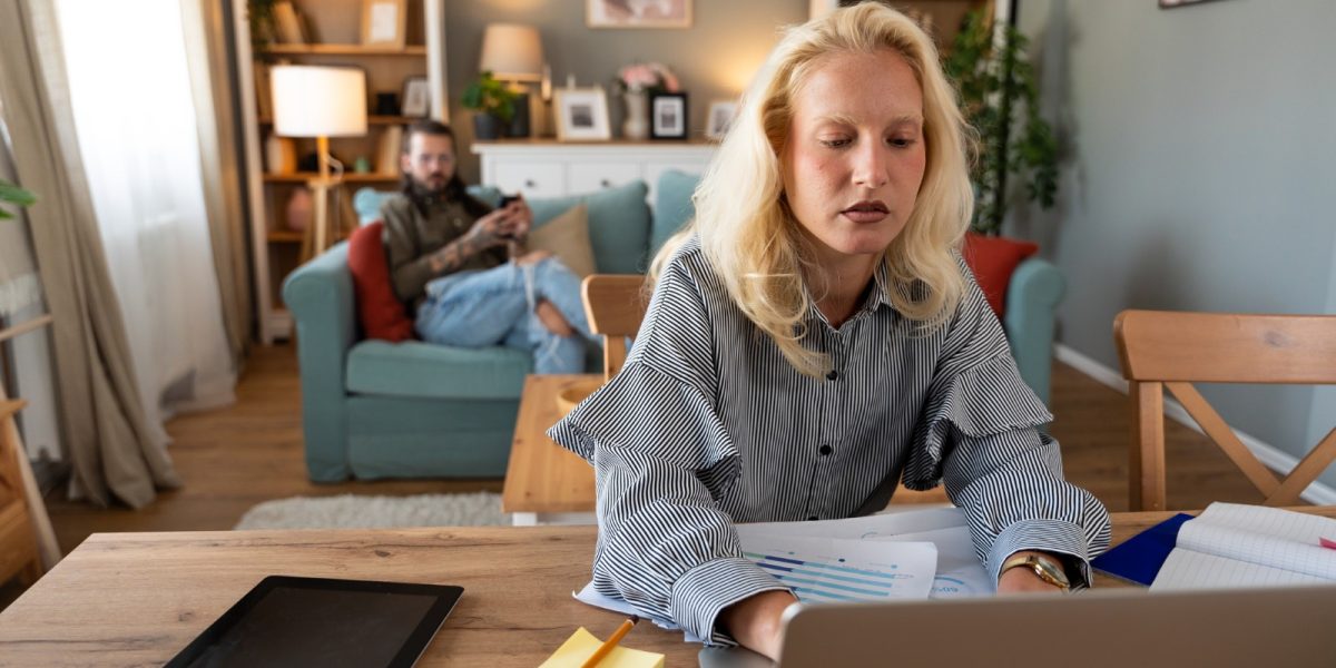 Piața muncii în România: Scădere alarmantă a anunțurilor în T1 2026 față de 2025