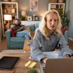 Piața muncii în România: Scădere alarmantă a anunțurilor în T1 2026 față de 2025