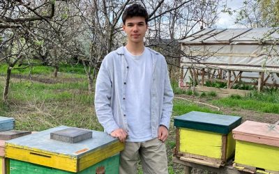 Codrin, elevul din Iași care și-a făcut stupină: A strâns bani și a câștigat premii