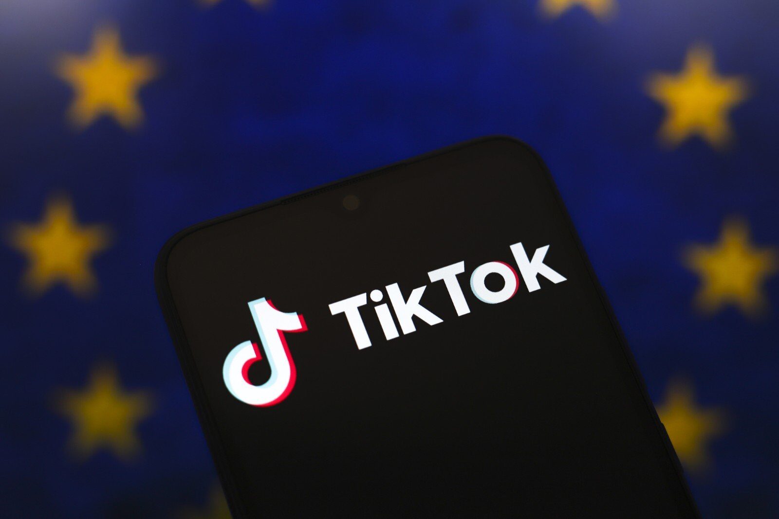TikTok investește încă un miliard de euro în Finlanda, extinzând infrastructura europeană Platforma de socializare TikTok continuă să investească masiv în Europa, anunțând o nouă investiție de un miliard de euro într-un centru de date în Lahti, Finlanda