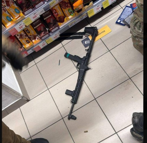 Kiev: Un bărbat cu mitralieră, arestat după ce s-a plimbat prin cartier