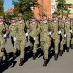 Război la porțile României: Armata recrutează. Unde se antrenează și ce salarii primesc militarii
