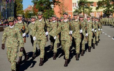 Război la porțile României: Armata recrutează. Unde se antrenează și ce salarii primesc militarii
