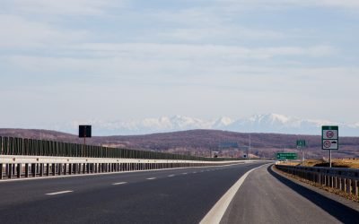 Contractul pentru tronsonul Târgu Frumos – Lețcani al Autostrăzii A8 a fost câștigat de o asociere România – Bulgaria O asociere formată din firme din România și Bulgaria a fost desemnată câștigătoarea licitației pentru construcția tronsonului Târgu Frumos – Lețcani, parte a viitoarei Autostrăzii A8