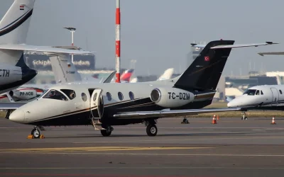 Avionul special, cu Lumina Sfântă la București: Ce dotări are și cine-l pilotează