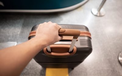 Metoda japoneză: Cum să ai un bagaj de mână ușor, plin de haine