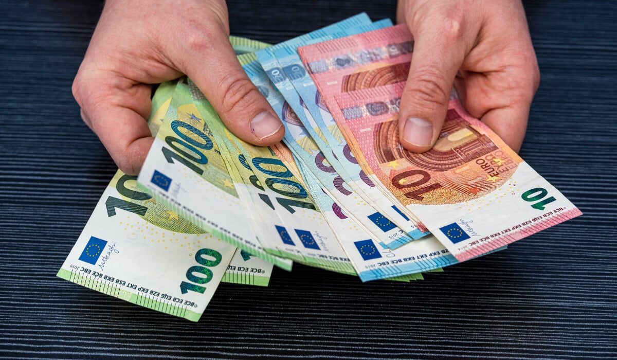 Austria: Șefii TVR și Radio România, salarii de LUX! Peste 170.000 € anual pentru angajați