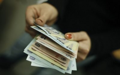 Veniturile gospodăriilor au înregistrat o ușoară scădere în ultimul trimestru din 2025 Veniturile medii lunare ale gospodăriilor din România au fost, în trimestrul IV 2025, de 8.863 de lei pe gospodărie, în scădere cu 0,2% față de perioada anterioară