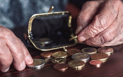 Poștărița din Constanța a furat 45.150 de lei de la bătrâni și copii