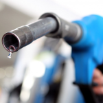 Unde se risipește: Statul, nu cetățenii, ar trebui să raționalizeze carburanții