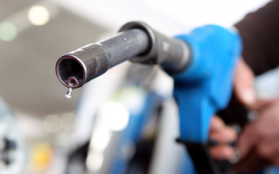 Unde se risipește: Statul, nu cetățenii, ar trebui să raționalizeze carburanții