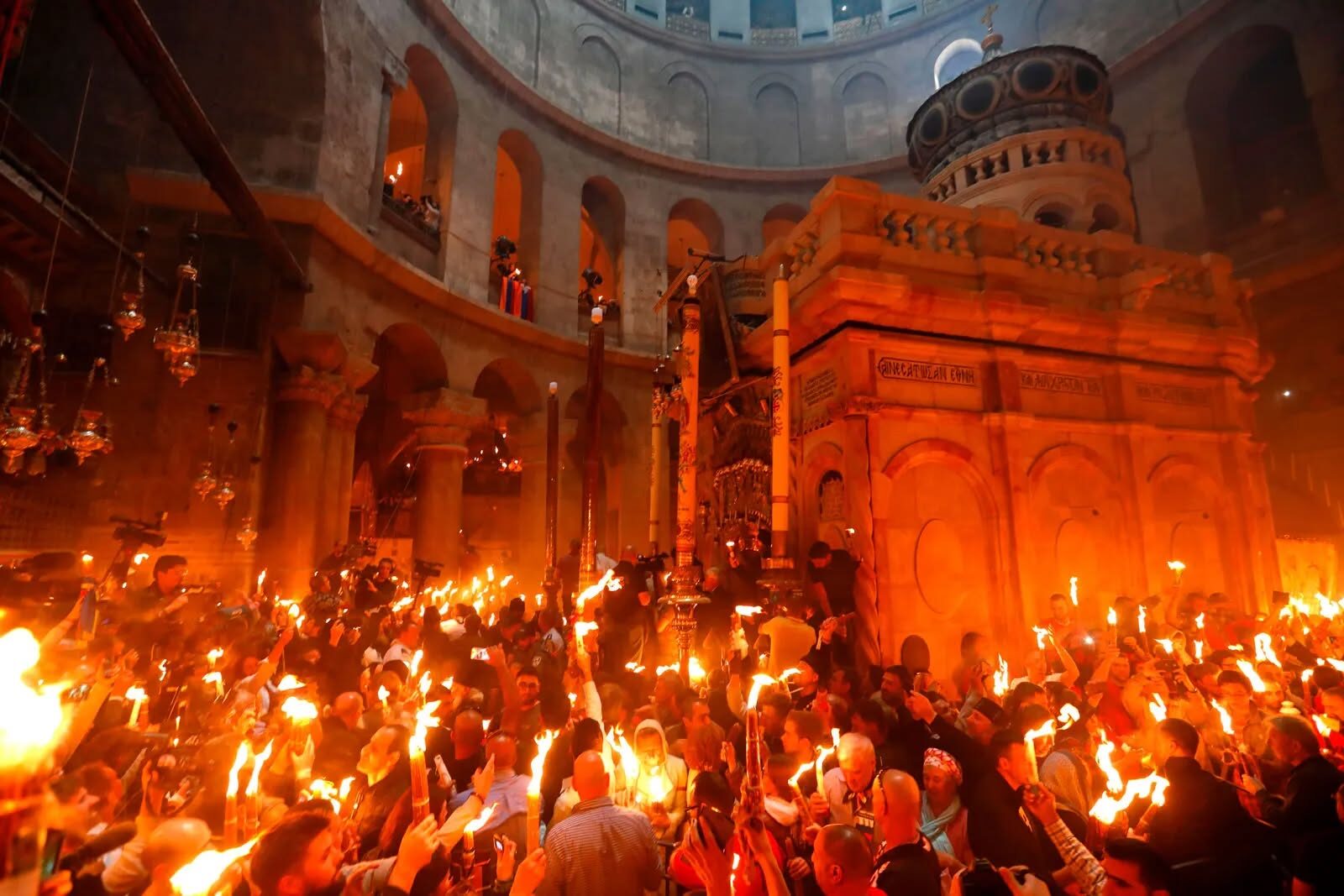 Biserica Sfântului Mormânt din Ierusalim a fost redeschisă, după o perioadă de 40 de zile de restricții impuse pe fondul conflictului din Orientul Mijlociu
