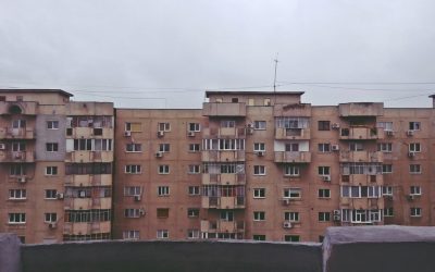 Locatarii de bloc, luați la întrebări: Ce riscă românii față de vecini